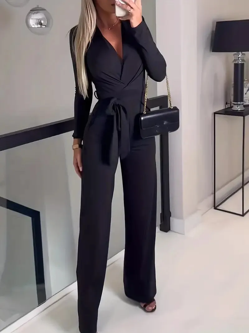 Lotti - Slim elegance wijd uitlopende riem met V-hals jumpsuit