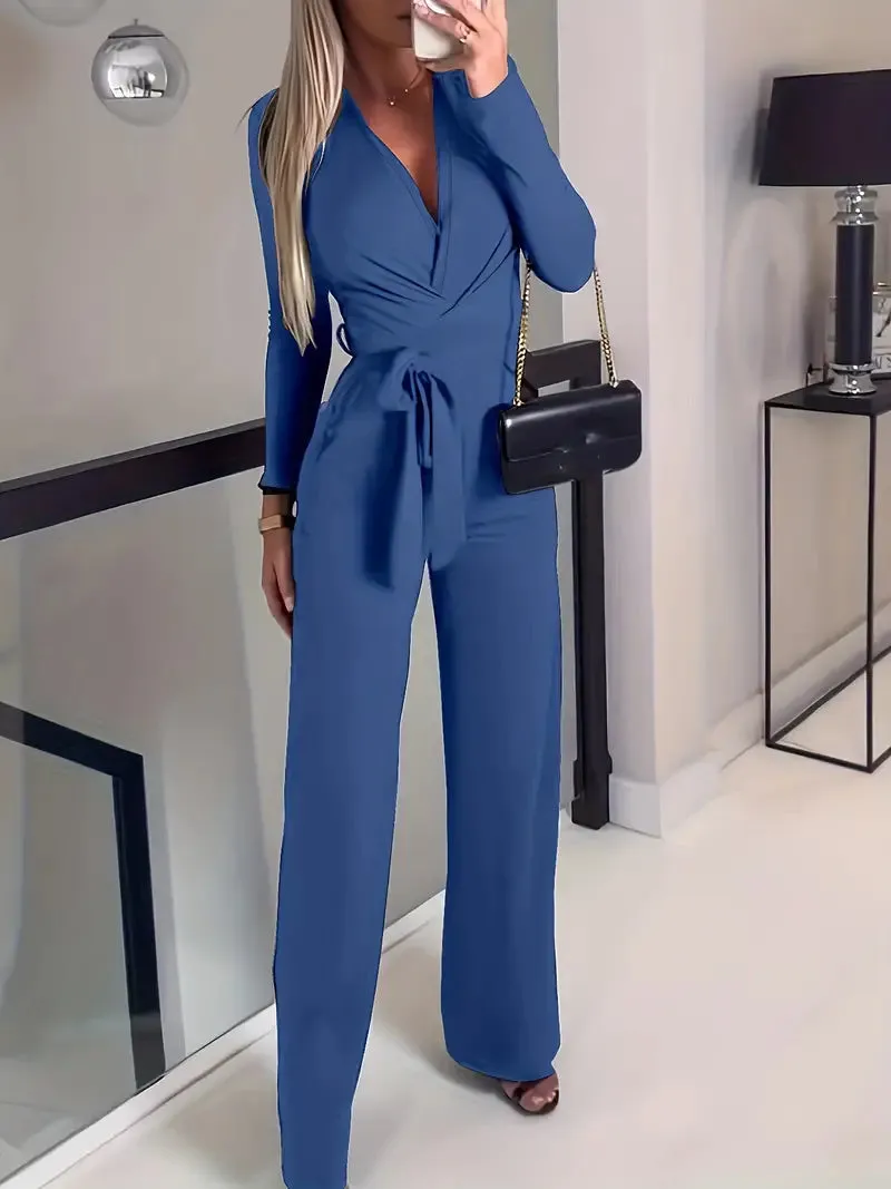 Lotti - Slim elegance wijd uitlopende riem met V-hals jumpsuit