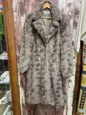 Marilyn Fur Coat