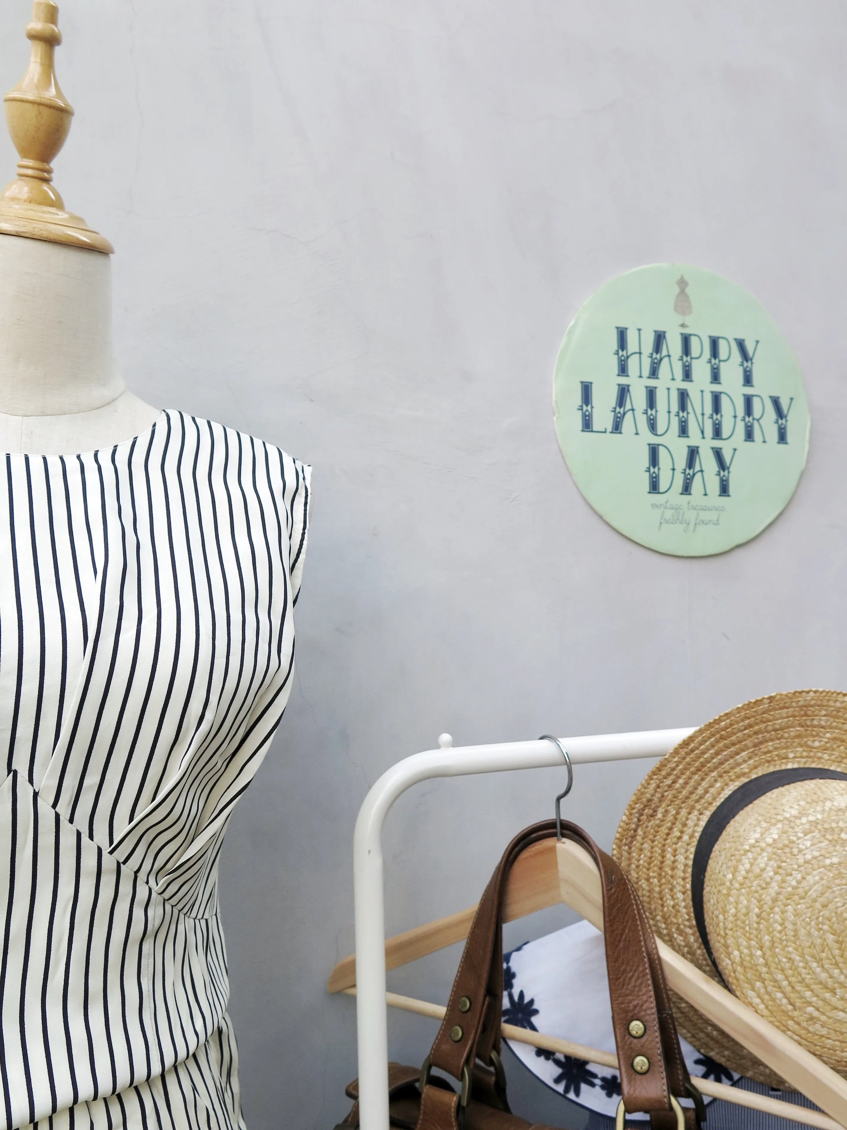 Mona | Vintage 1970s 1980s Black and white Striped pencil skirt Dress