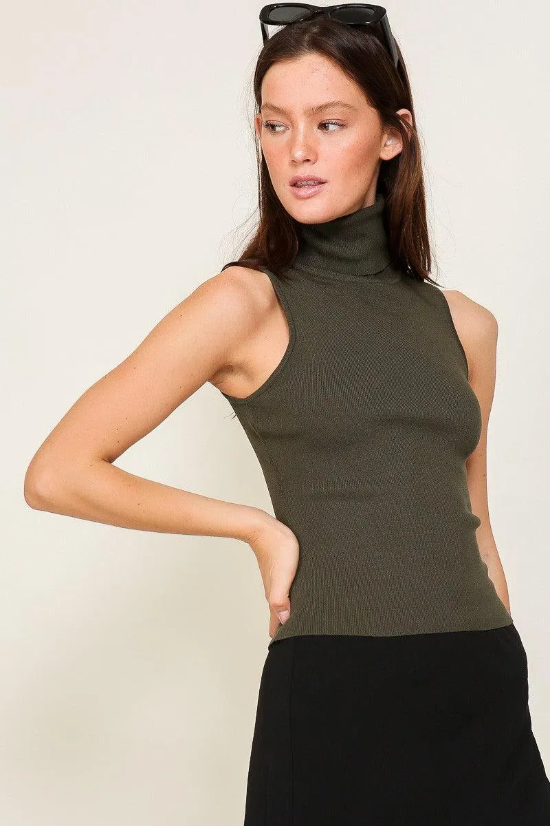 Sleeveless Turtleneck knit top