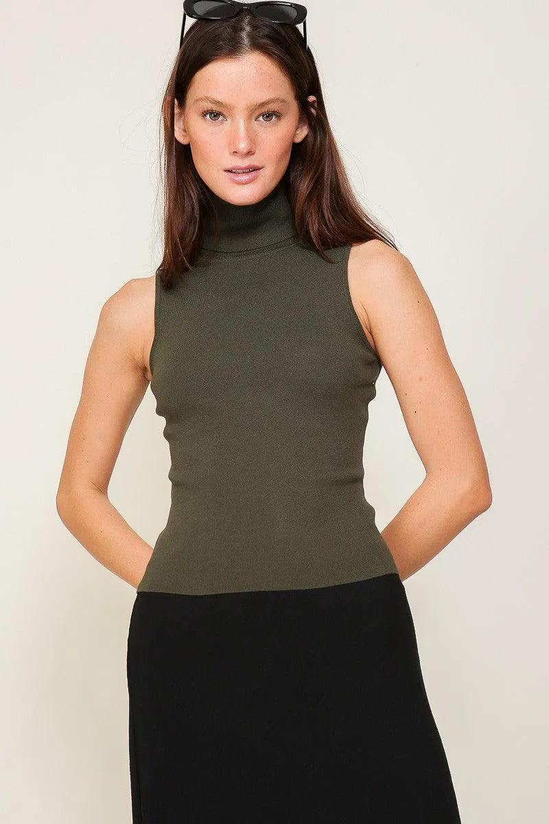 Sleeveless Turtleneck knit top