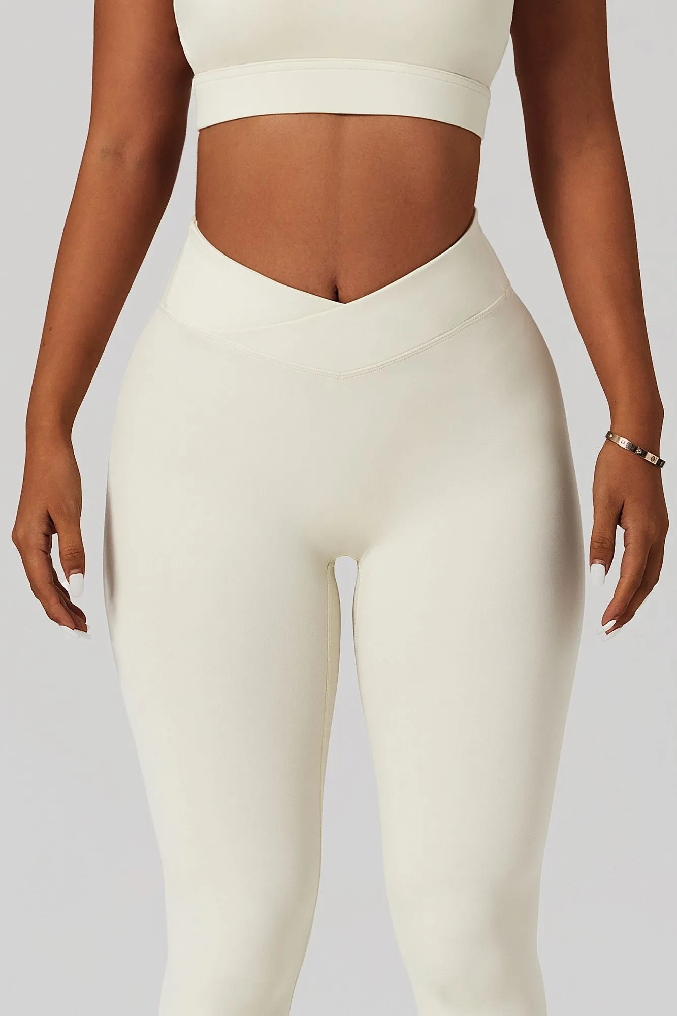 V Cross Waistband Butt-Sculpting Legging
