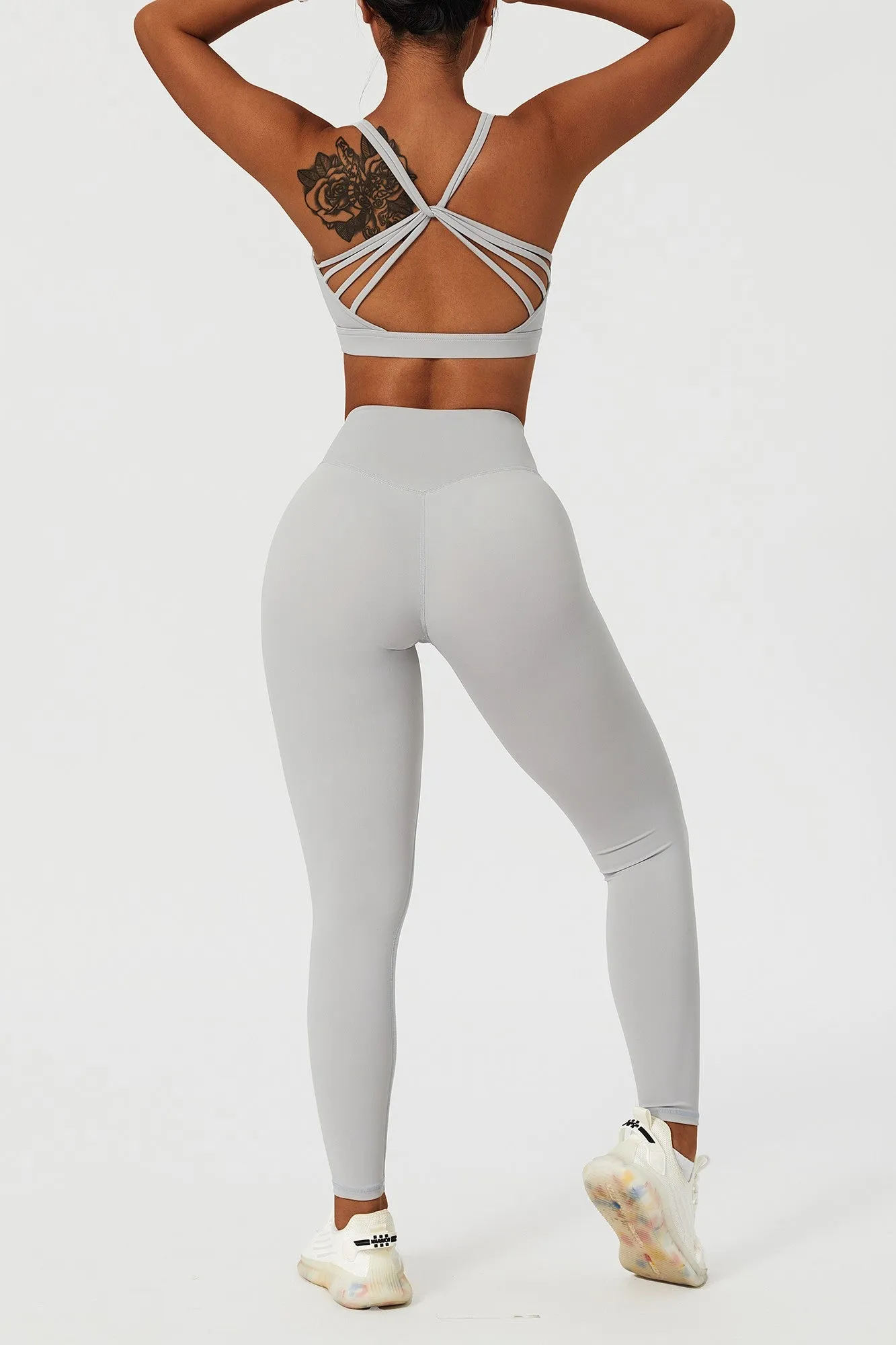 V Cross Waistband Butt-Sculpting Legging