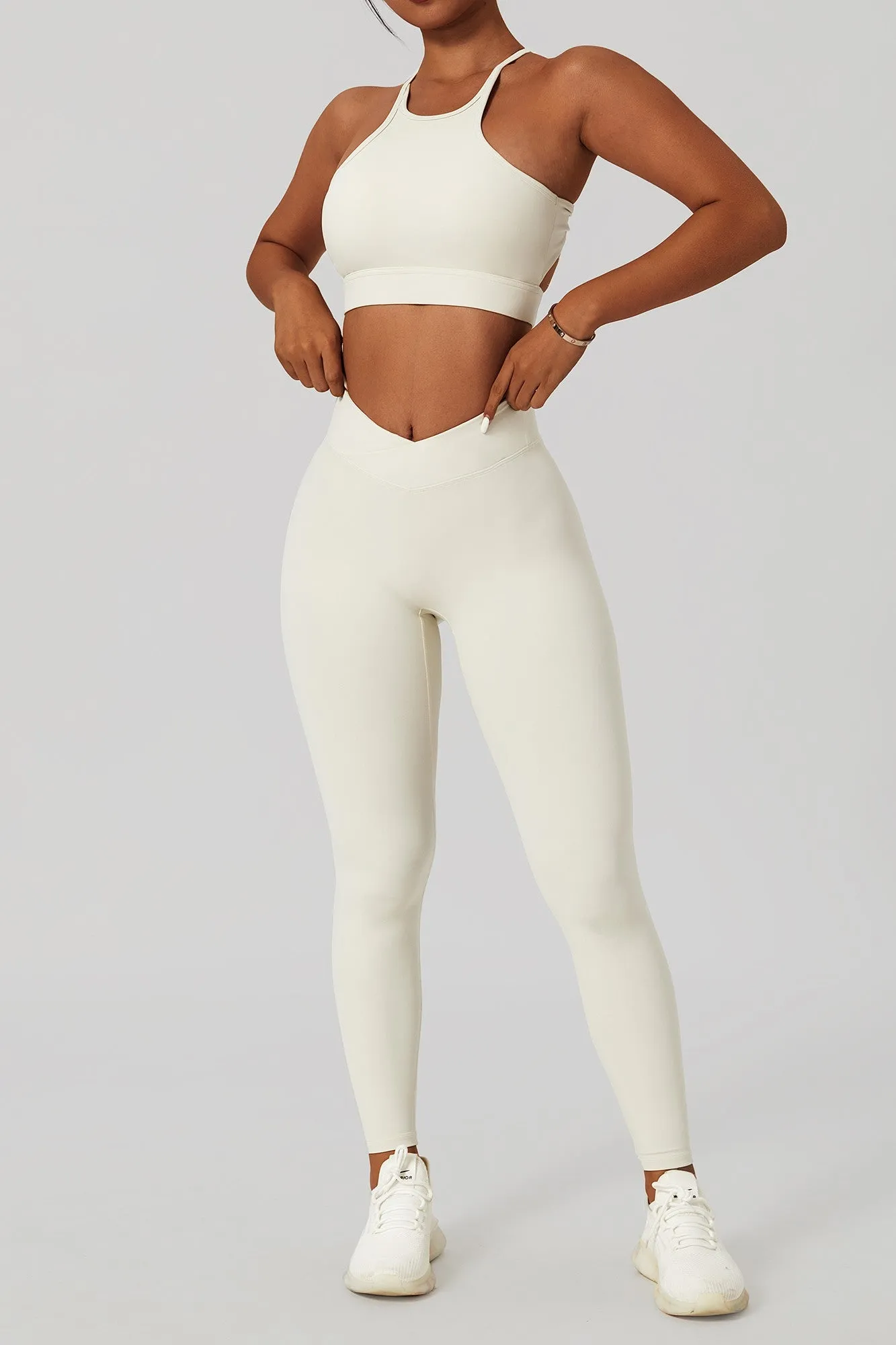V Cross Waistband Butt-Sculpting Legging