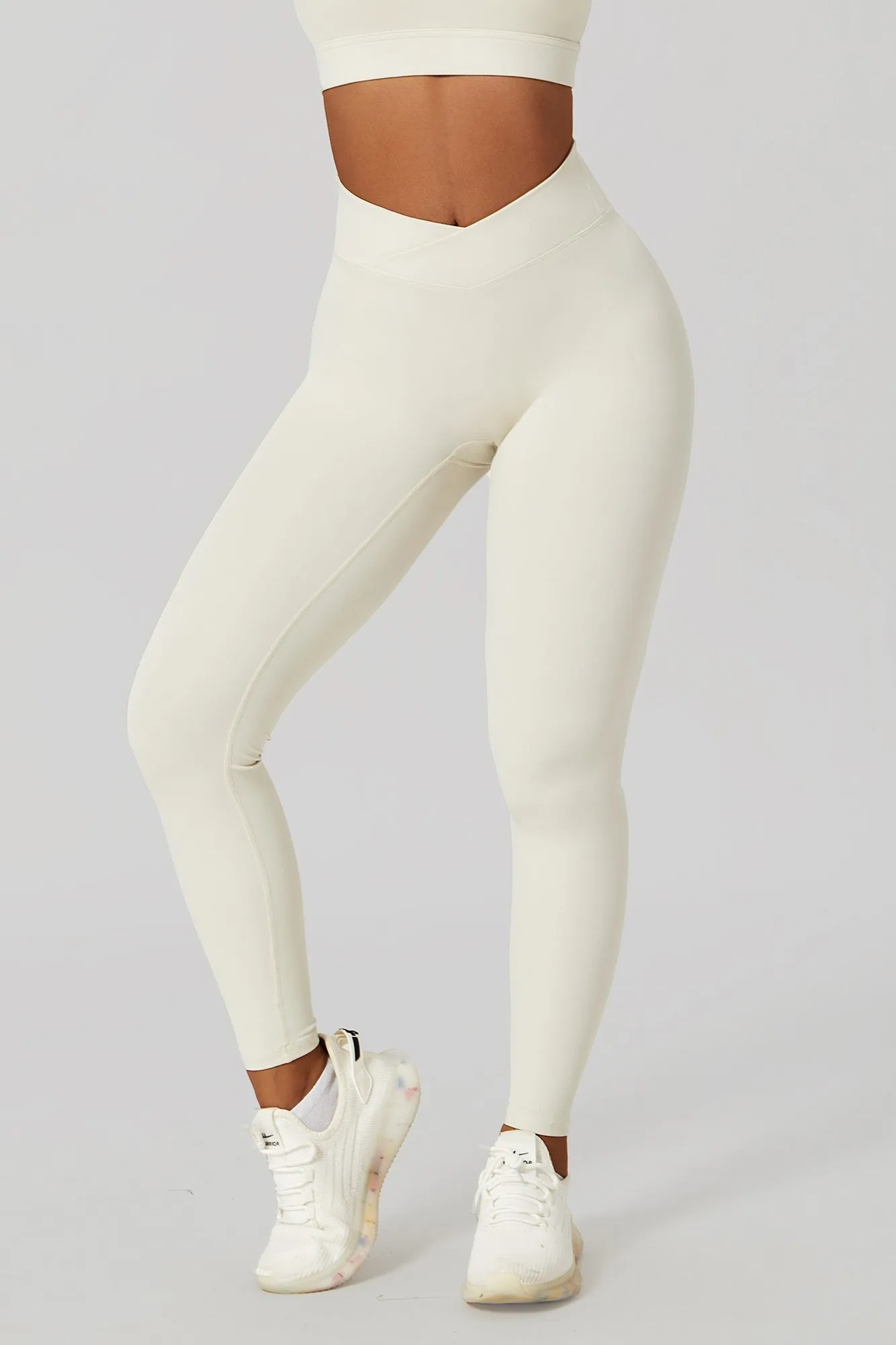 V Cross Waistband Butt-Sculpting Legging
